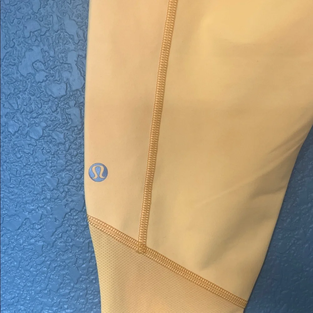 Lululemon Run‎ Inspire Crop II Yellow Mesh Vent Athletic Leggings Size 4